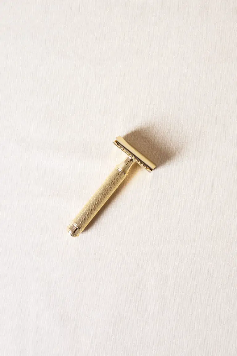 How To Clean A Razor? The Best Way Is Rinse, Shake And Store...
